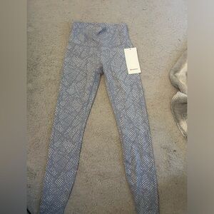 NWT Lululemon wunder under leggings size 6